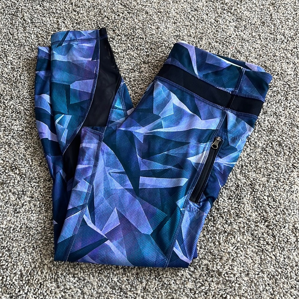 Lululemon Inspire crop leggings size 8